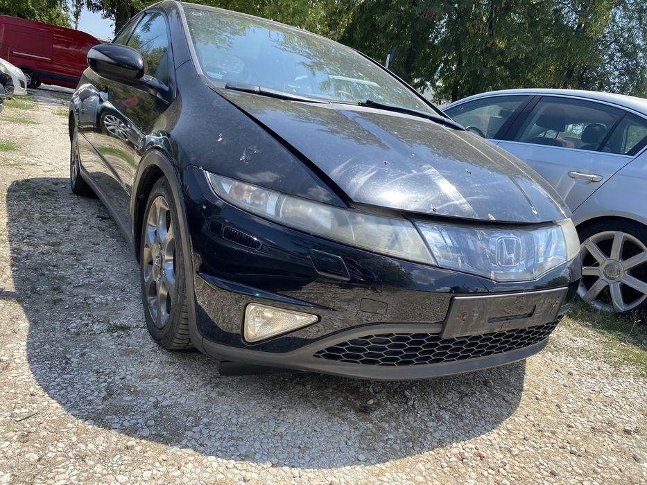 Продава се само на части Honda Civic 2.2 дизел 2007год