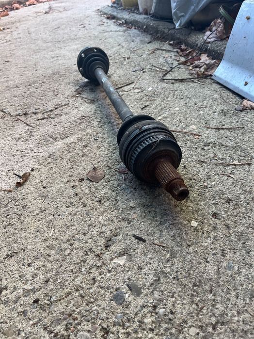 Диференциал и полуоски за е46 320Д