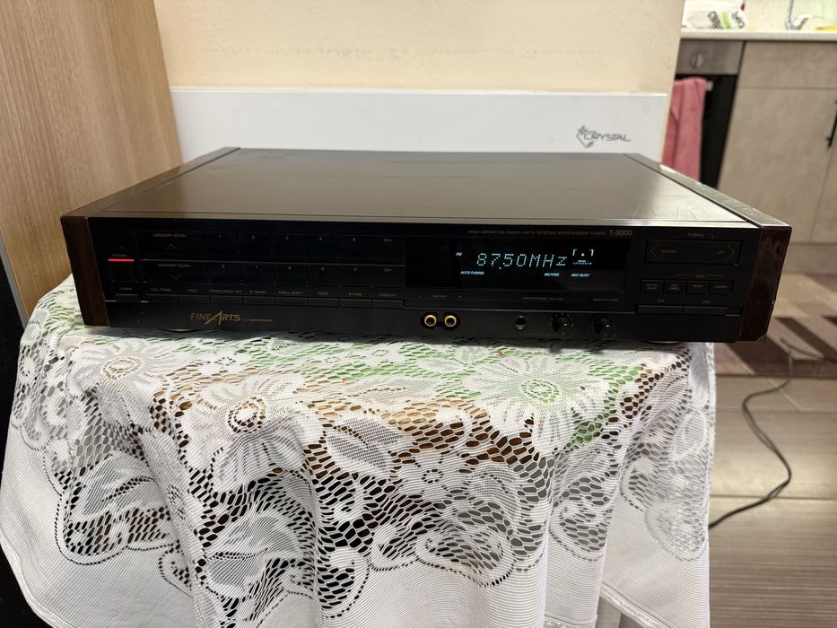 FineArts T-9000 FM Тунер