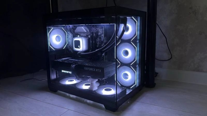 Gaming R7 7800X3D RTX 4070 32GB DDR5
