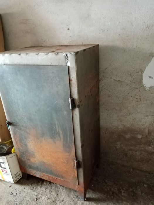 Шкаф металлический