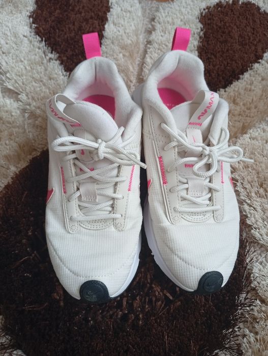 Vând adidasi Nike Air Max