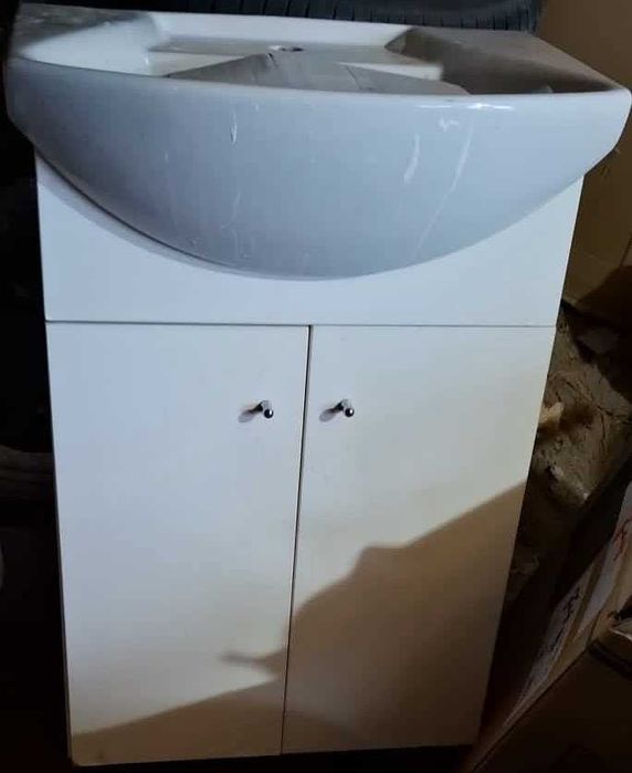 Set mobilier baie și oglindă