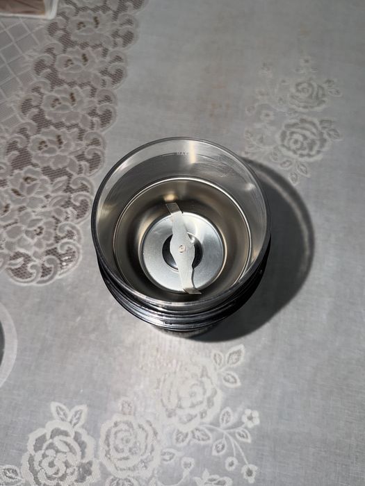 Кофемолка Delonghi KG 200