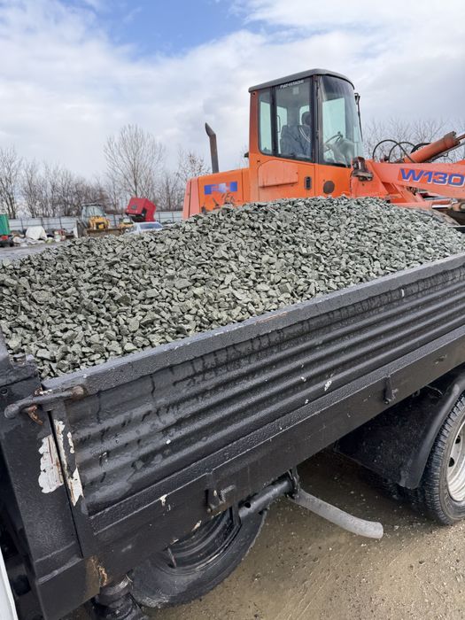 Piatra concasată/Nisip/sort / pietris etc