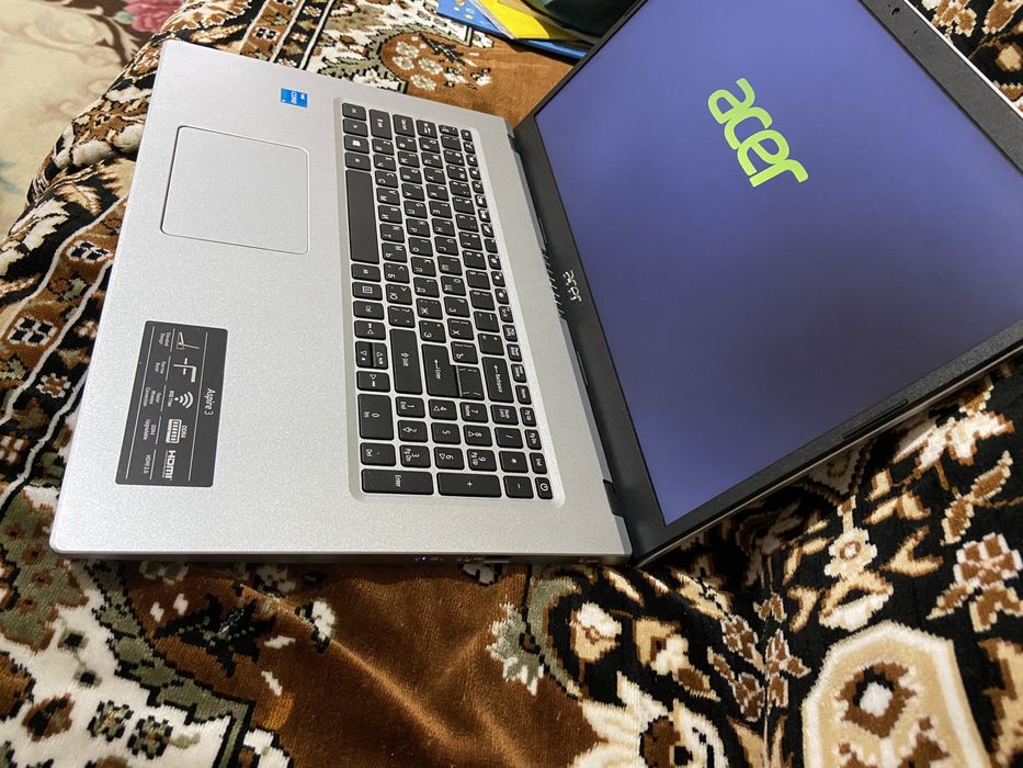 Acer стильный новый 11пок