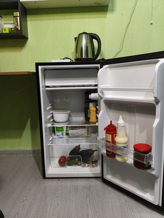 Xolodilnik aiwa kompaktniy