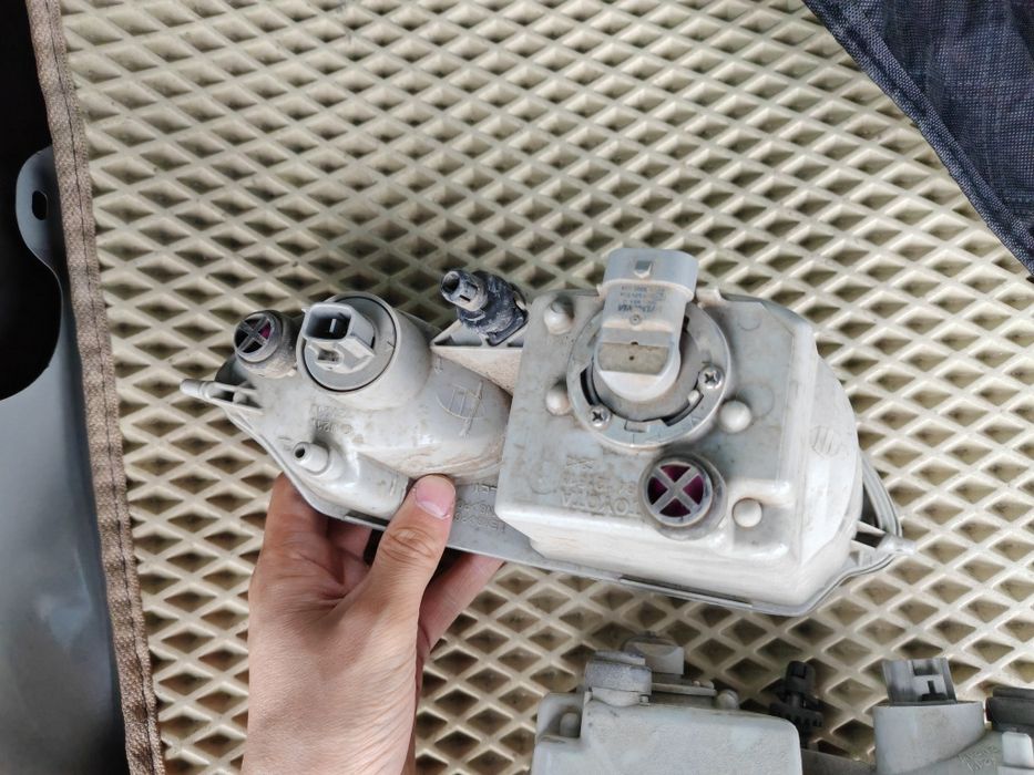 Продаю туманки на лексус лс430