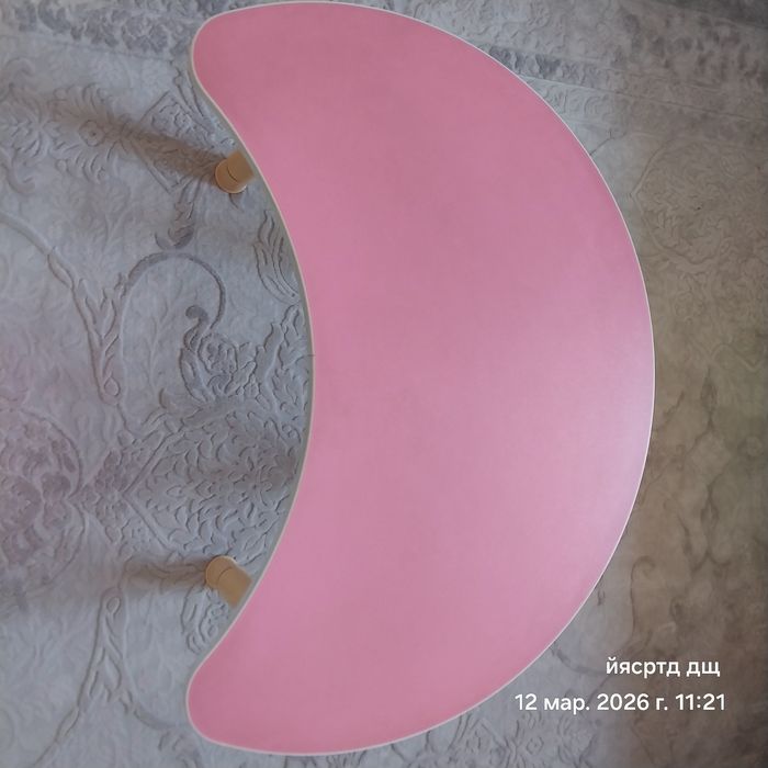 Детские столы. Цена за 1 стол- 550 млн. Цена за 2 стола-1 млн