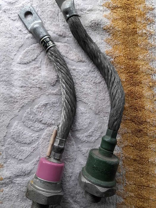 Силовые диоды тиристоры  д161-320,  т171-250, т15-160, вл-200