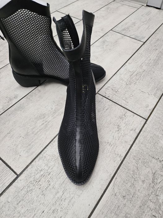 Ghete de vara din piele