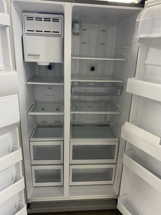 Хладилник Side-by-side Samsung RS21DASM 532 l