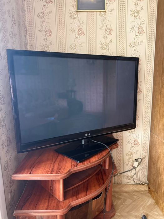 Телевизор LG диагональ 42