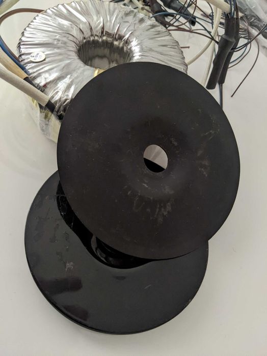 ТРАНСФОРМАТОР     Тороидален