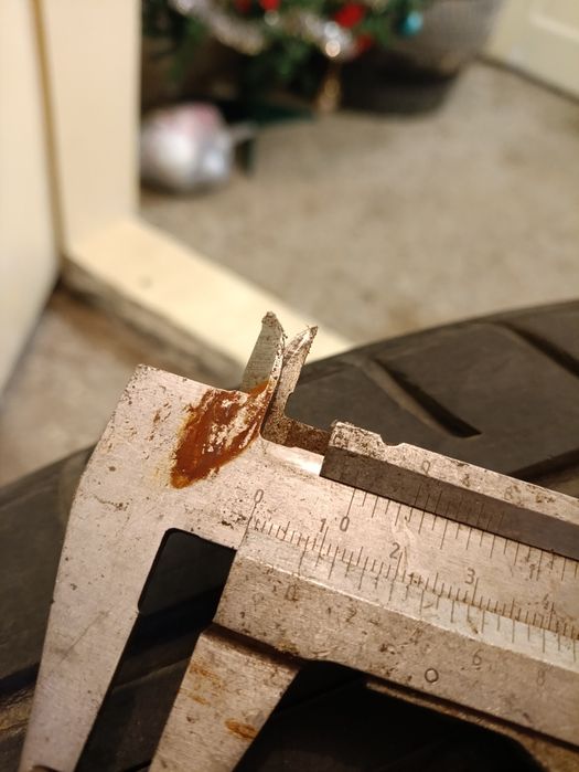 Летни гуми 17 цола 205 50 8 ММ граифер