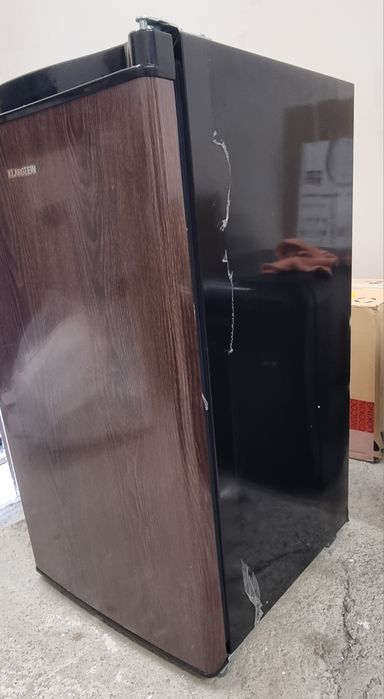 Хладилник Klarstein 90L с дървесен дизайн