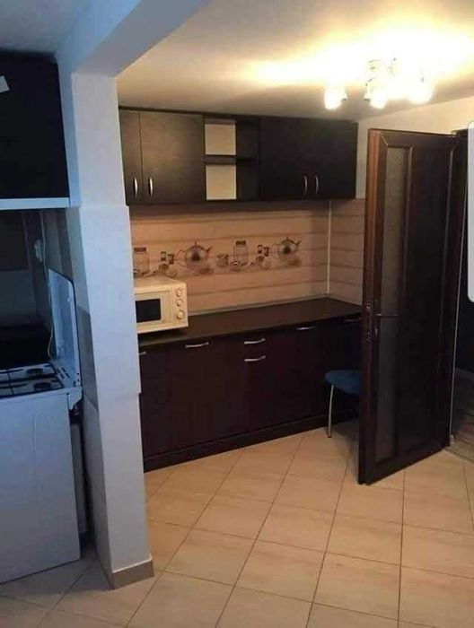 Camera la apartament la curte