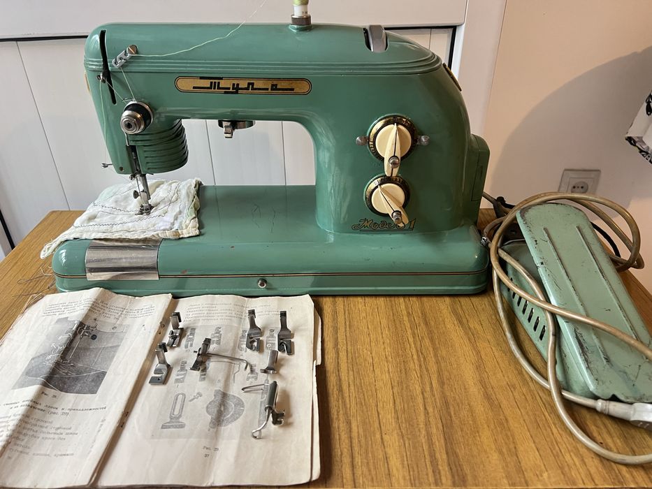 Швейная машинка, моторчик, плойка