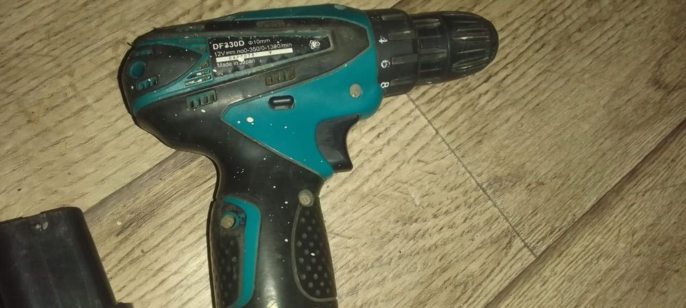 Шуруповерт Makita