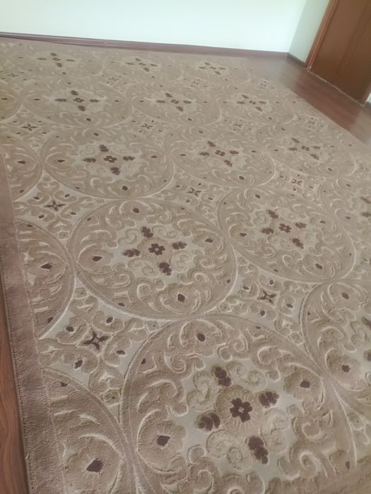 Продам ковер в хорошем состояние