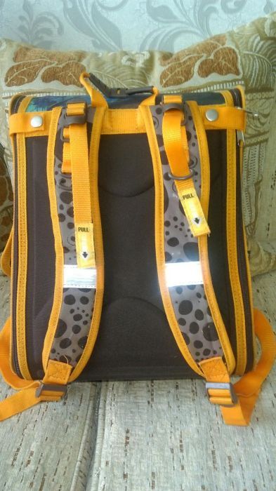 Продам школьный рюкзак (ранец)