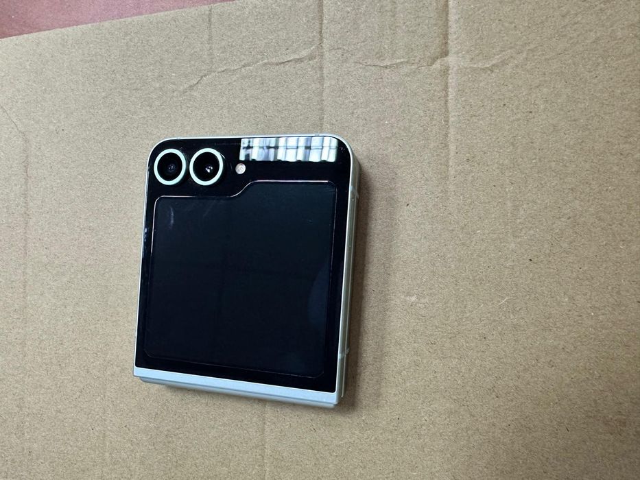 Samsung Galaxy Z Flip 6