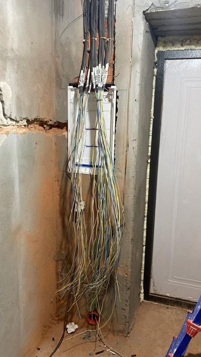 Принимаем электромонтажные работы