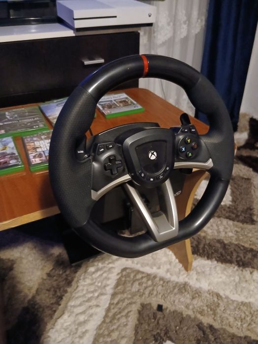 Vând Xbox one cu tot cu jocuri în afara de forza  în rest  tot  sau la schimb cu un cross sau scuter  sau negociabil