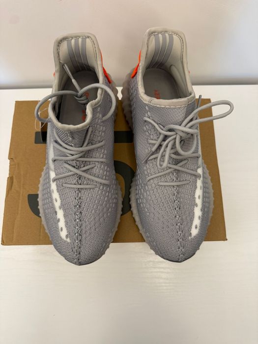 Yeezy Boost 350 V2 Tail Light