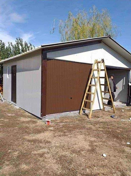 Garaj metalic din panouri sandwich 3 x 6.5m