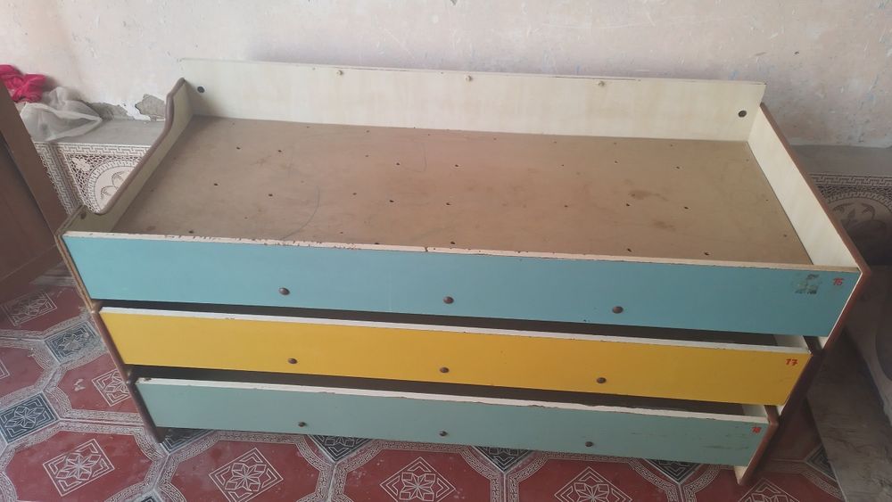 3 etajli bolalar yotogʻi sotiladi