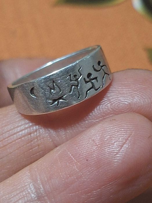 Inel argint 925,figuri rupestre.Marimea 6