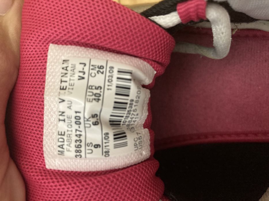 Обувки Nike черно с розово