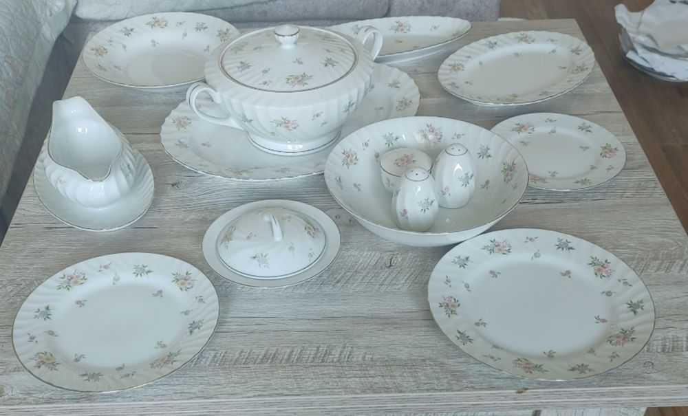 Японский столовый сервиз