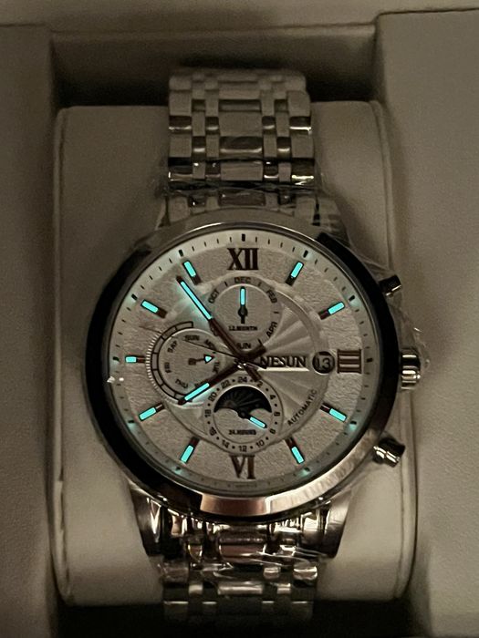 Ceas automatic resiztent la apă