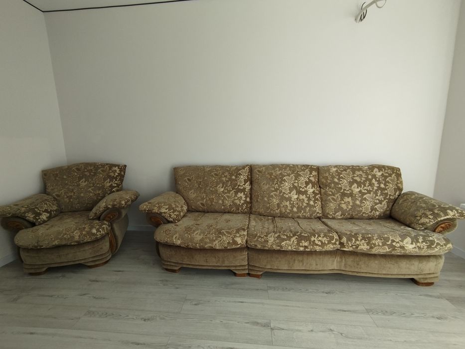 Продам мягкии уголок  "Потютков " пр-во Россия.