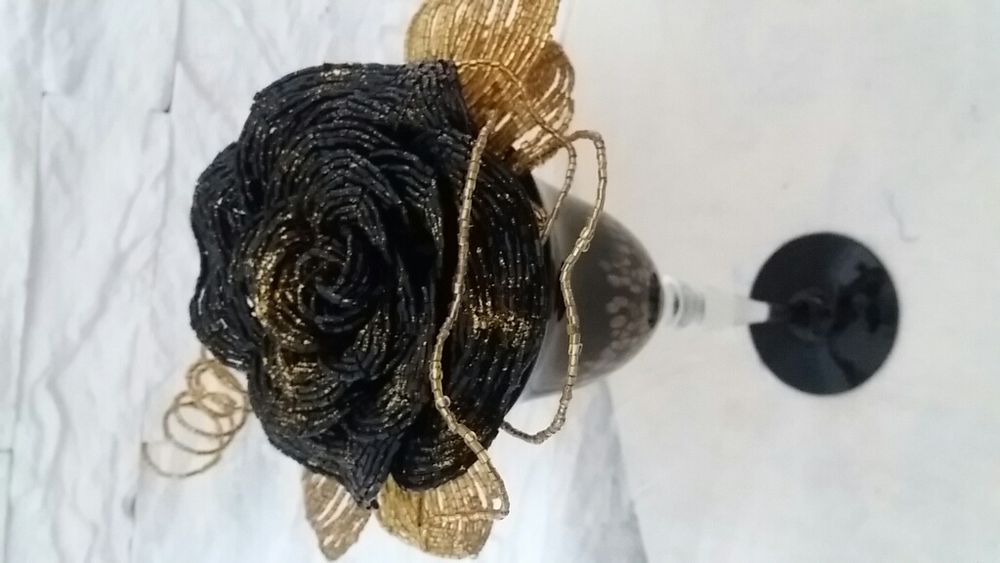 Продам роза из бисера