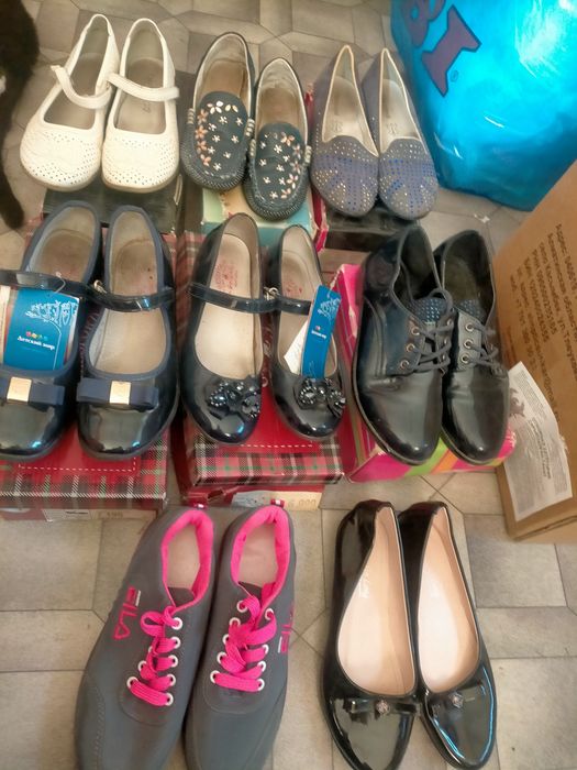 Продам обувь на девочку