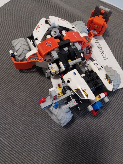 Лего Техник Вседеход (джип)