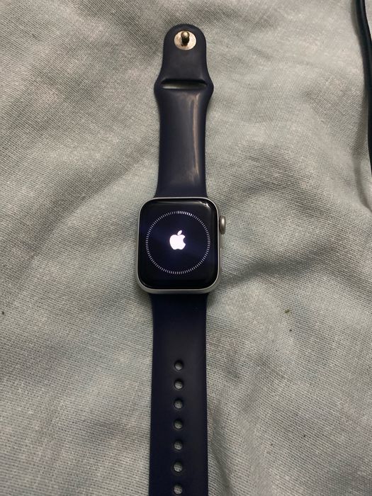 Продам apple watch se