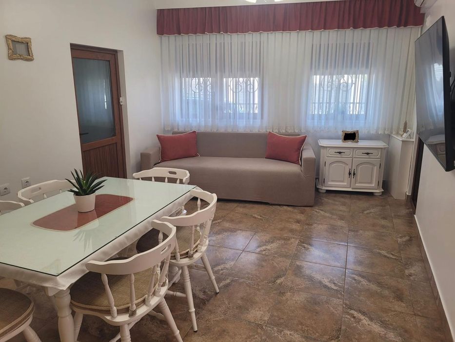 Vând casa parc CFR  la 30m de str.Domneasca