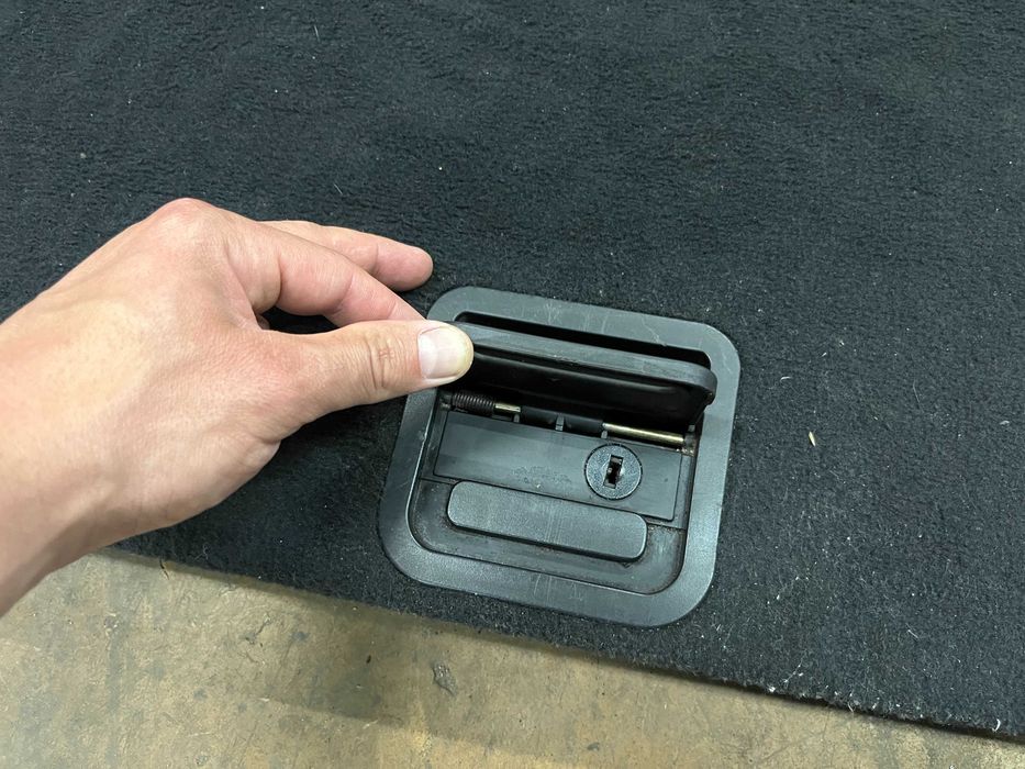 Кората в багажника за BMW E39 Комби