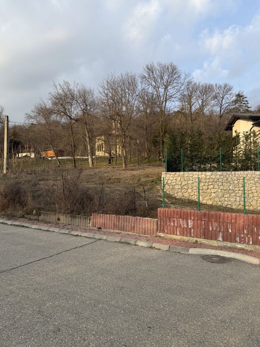 Teren unic Cartier Kranz Stefanesti(100m biserica Bratienilor)