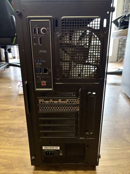 Геймърски компютър DeepCool / G:RIGS + LOGITECH клавиатура