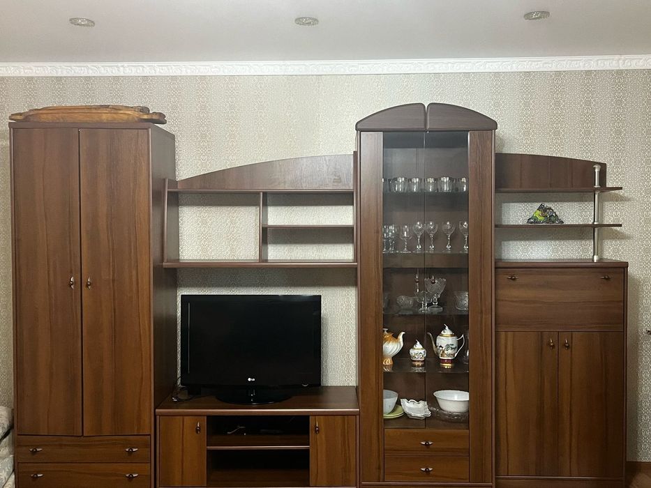 Продам стенку   .