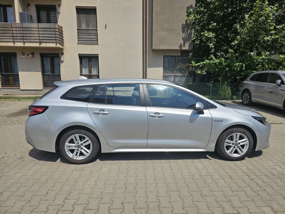 Toyota Corolla 1.8 Hybrid 122 de cai 2022 echipare Business, Distronic