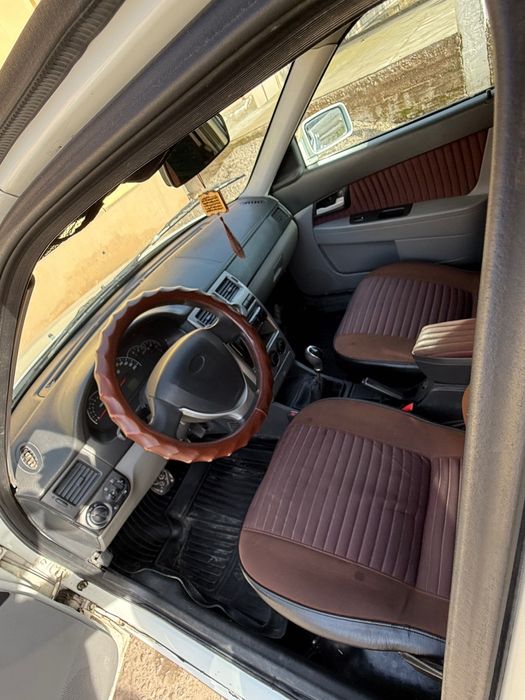 Lada  Priora 1.6