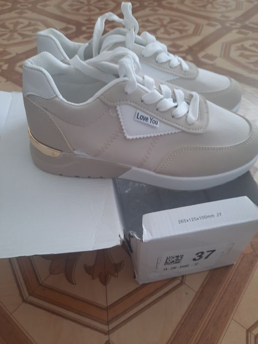 Спортни обувки- сникърси