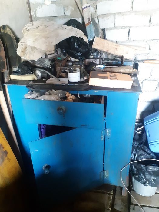 продам верстак с ящиками