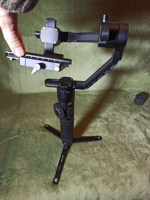 Ghimbal Zhyun Crane 2 stabilizare camere profesionale